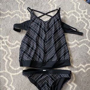 Athleta women’s tankini and bottom Bathing suit